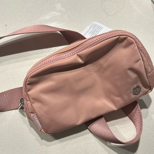 Lululemon everywhere belt bag pink